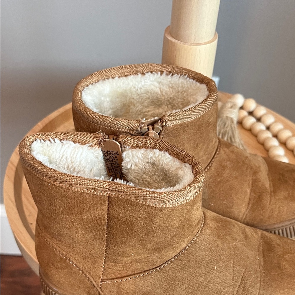 Cat & Jack Girls Arlo Cozy Tan Congac Ankle Boots Size 12 - Picture 3 of 7